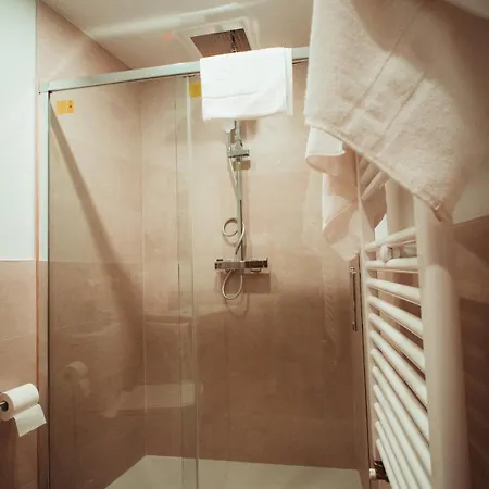 La Fuente De La Quintana Santibanez de Murias