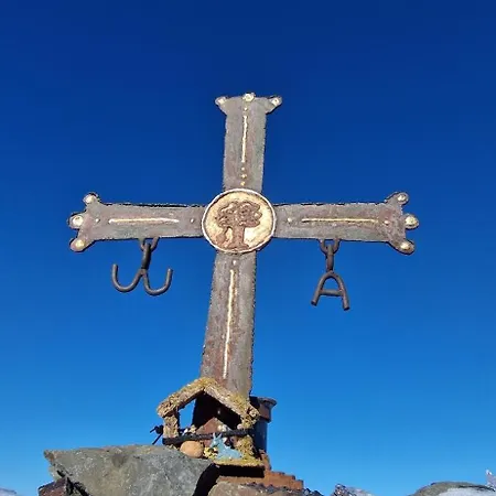 La Fuente De La Quintana * Santibanez de Murias